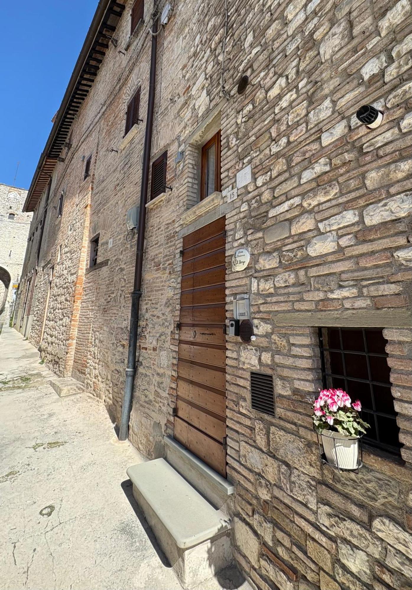 Casa Vacanze Il Borgo Gubbio Luaran gambar